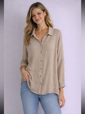 Cobblestone Women’s Lightweight Beige Button-Up Shirt Crinkle Oversized Size S/M